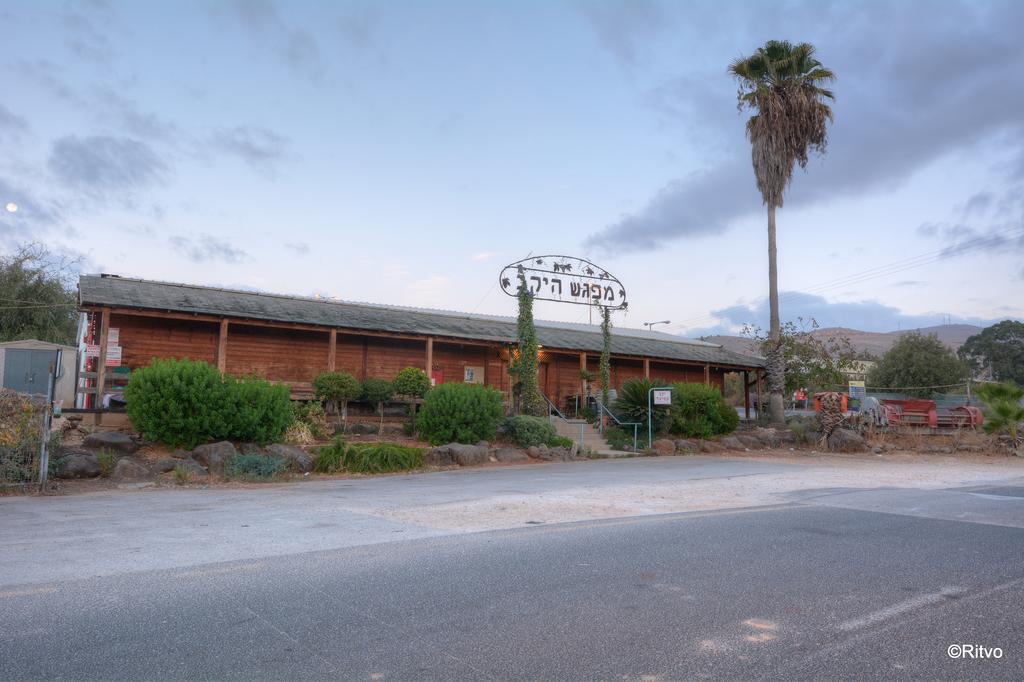 Amiad Joseph Well Country Inn Ammiad Exterior foto